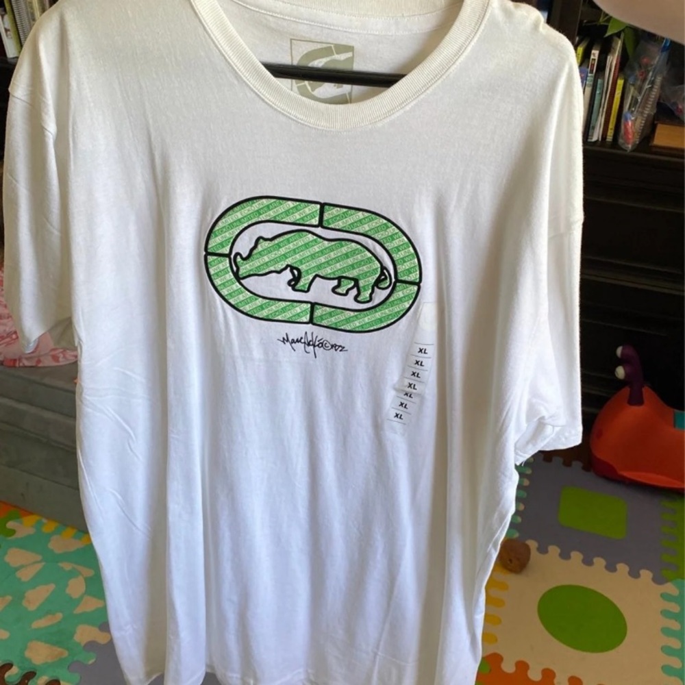 Echo untitled shirt BNWT